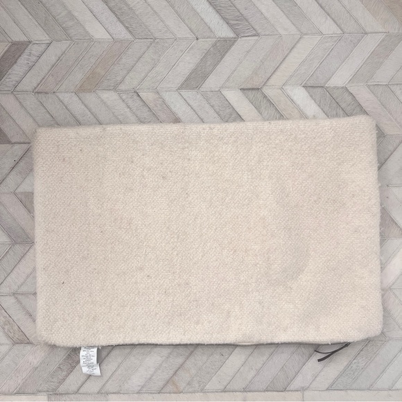 Pottery Barn Boucle Lumbar Pillow Covers (set of 2) 16x26 - Picture 6 of 9